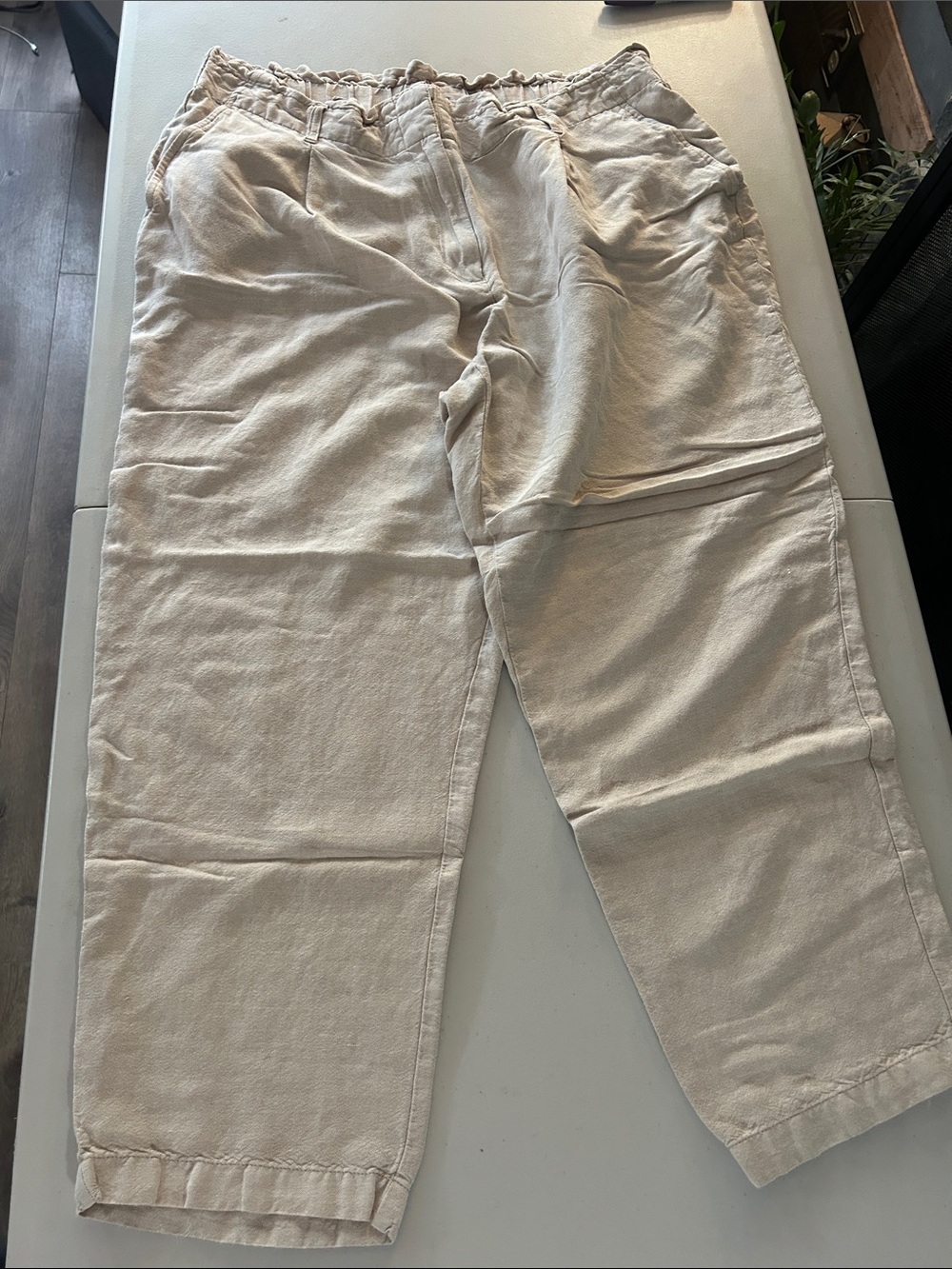 LOFT Cropped Elastic-Waist Ankle Pants in Light Tan